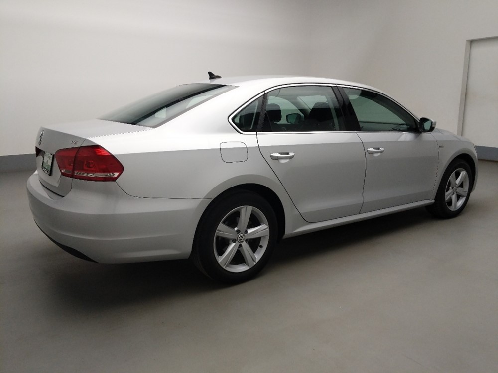 2015 Volkswagen Passat - Passenger Rear Side