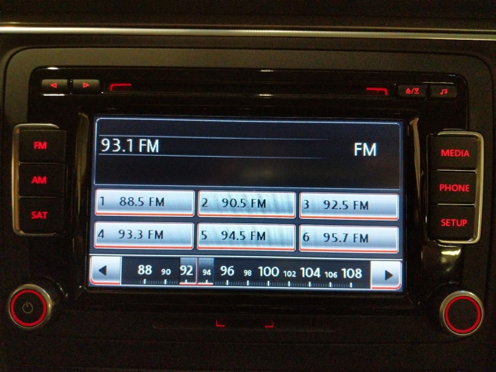 2015 Volkswagen Passat - Stereo Package