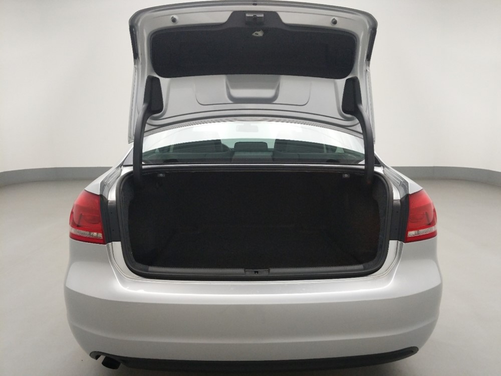 2015 Volkswagen Passat - Trunk