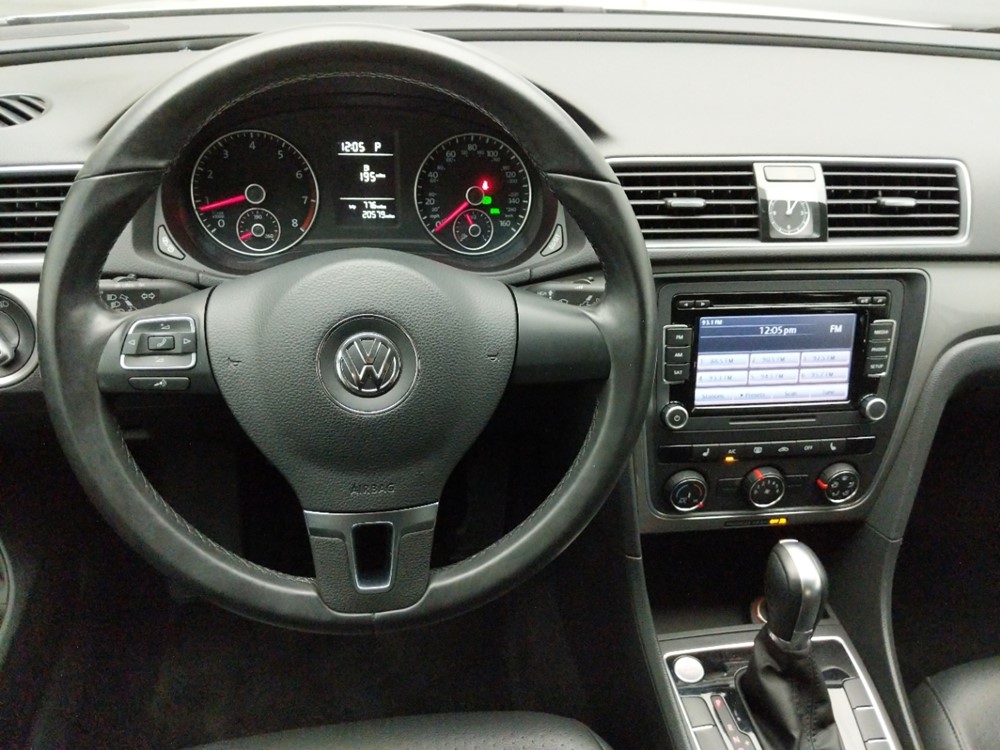 2015 Volkswagen Passat - Driver Dash