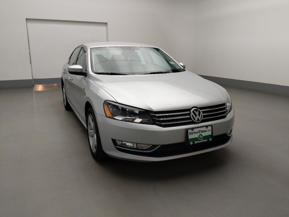 2015 Volkswagen Passat - Passenger Front Hood