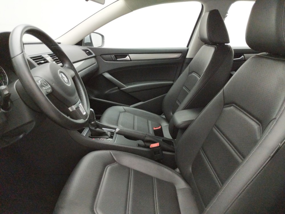 2015 Volkswagen Passat - Driver Front Seat
