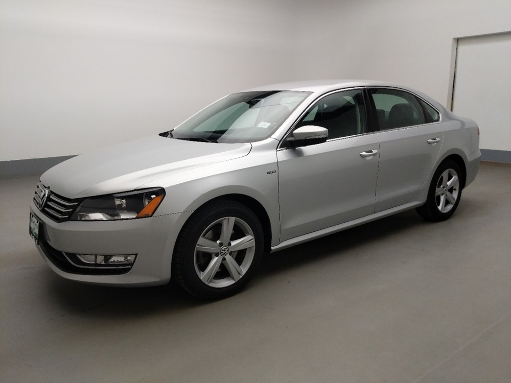2015 Volkswagen Passat - Driver Front Side