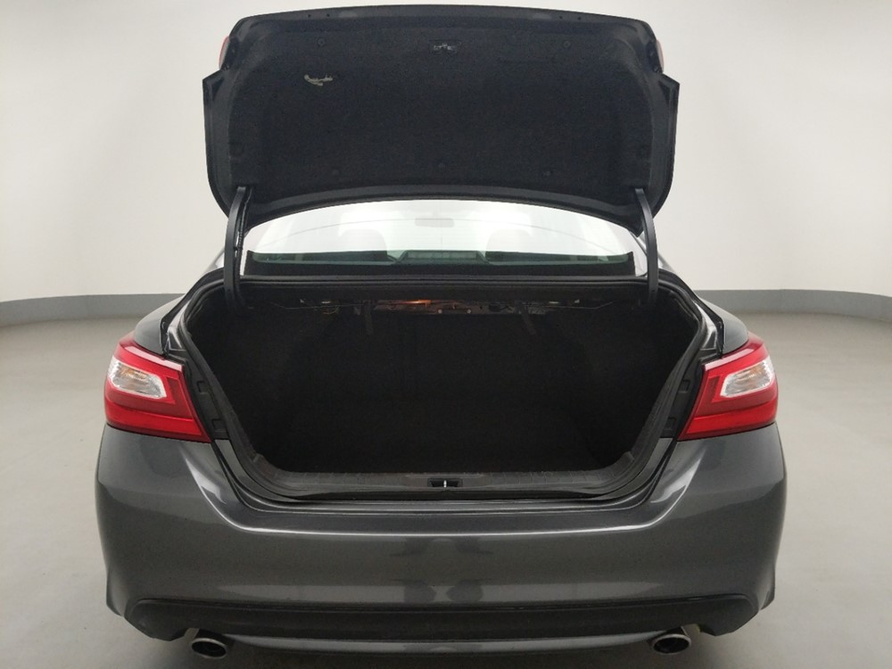 2017 Nissan Altima - Trunk