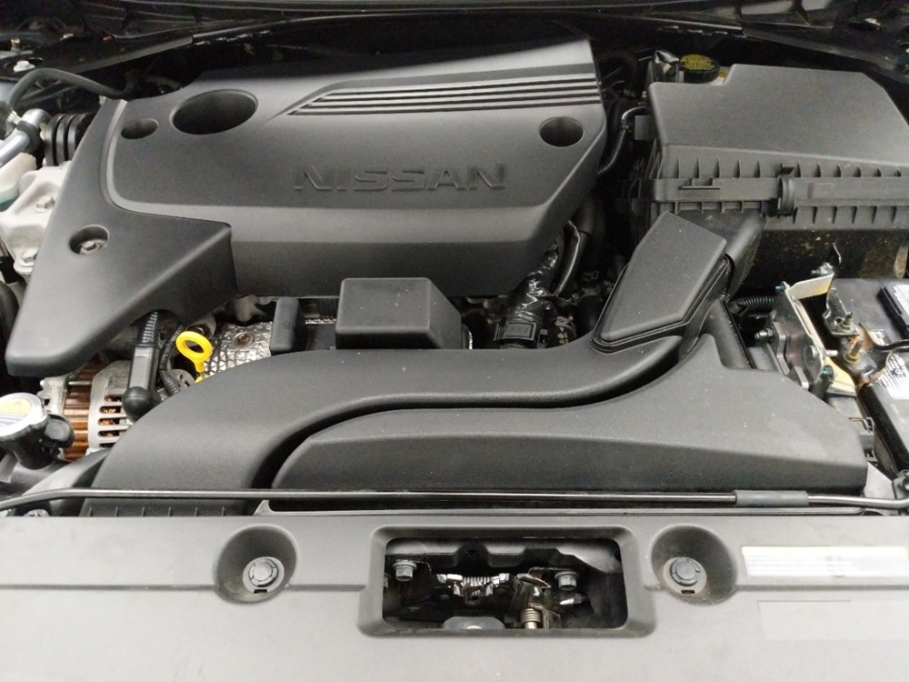 2017 Nissan Altima - Engine