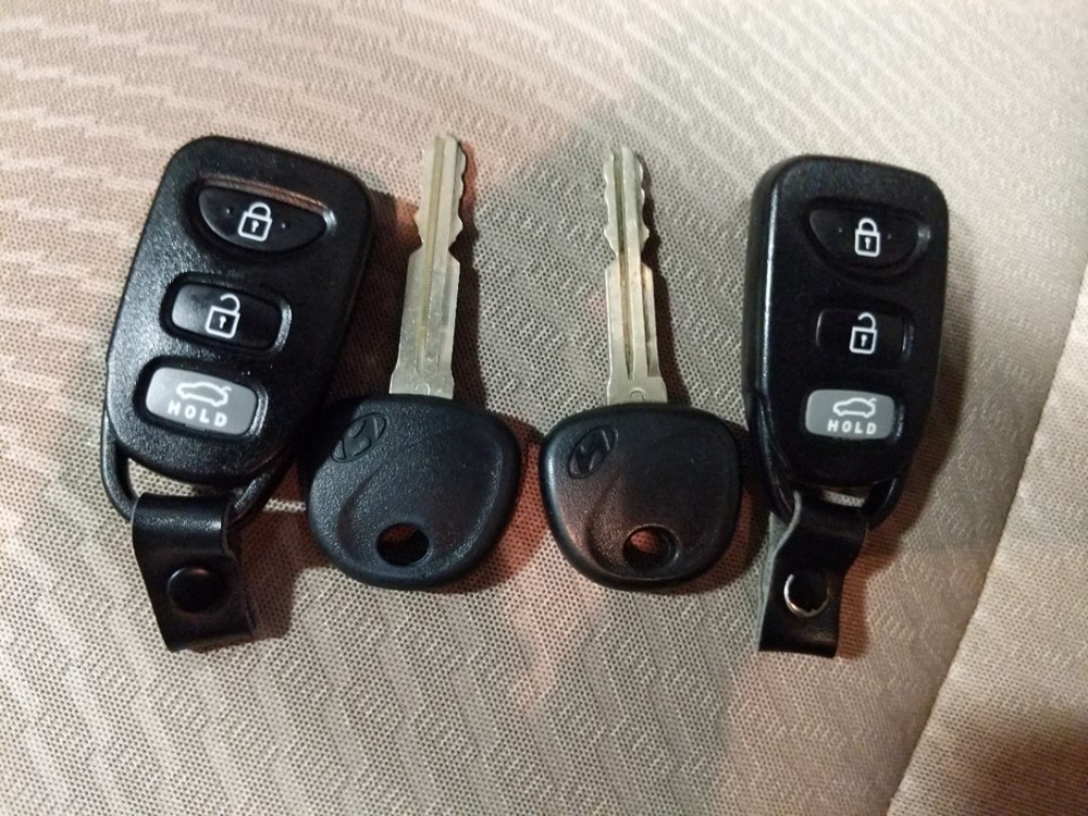 2016 Hyundai Elantra - Keys