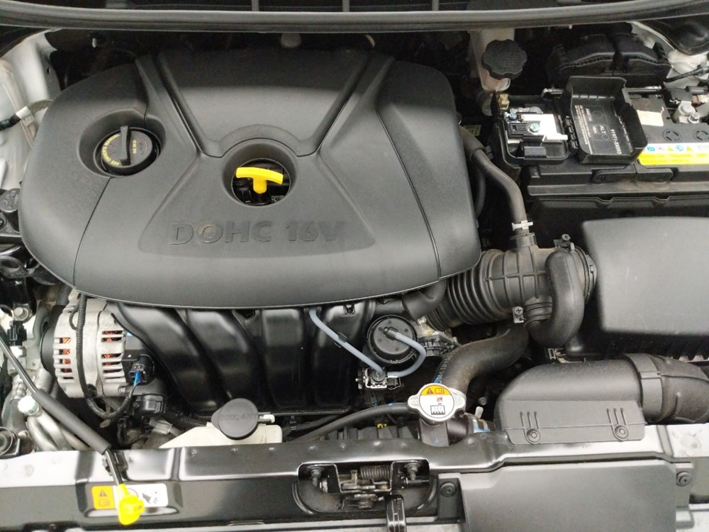 2016 Hyundai Elantra - Engine