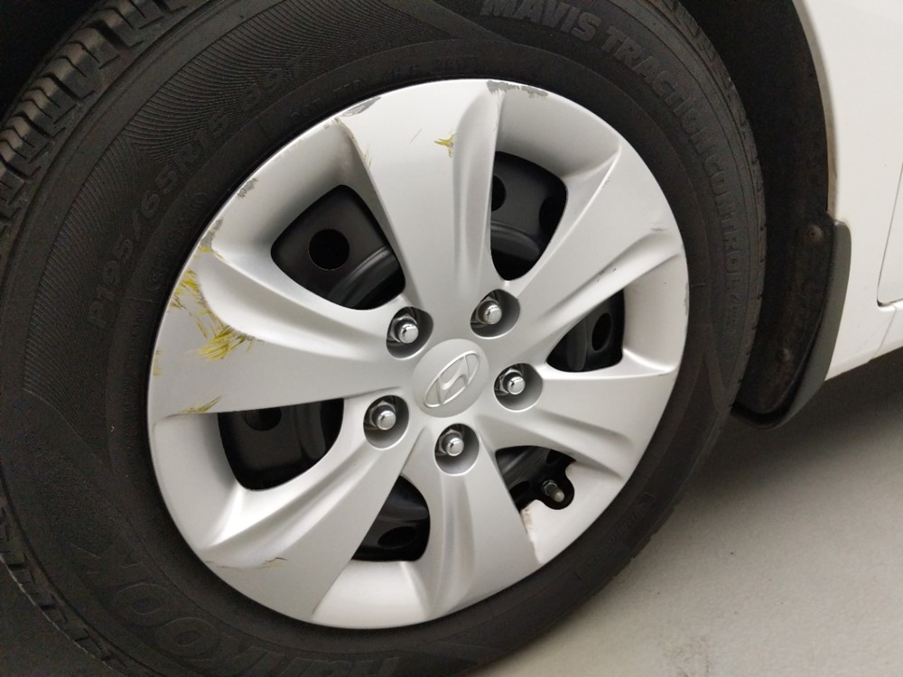 2016 Hyundai Elantra - Wheel