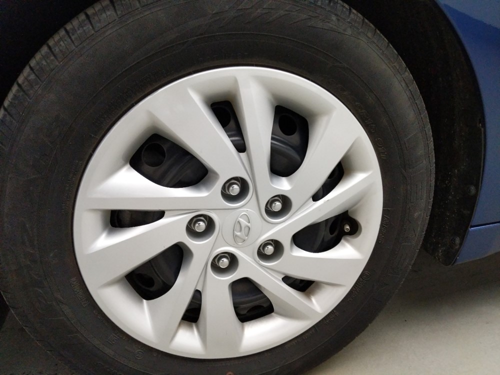 2017 Hyundai Elantra - Wheel