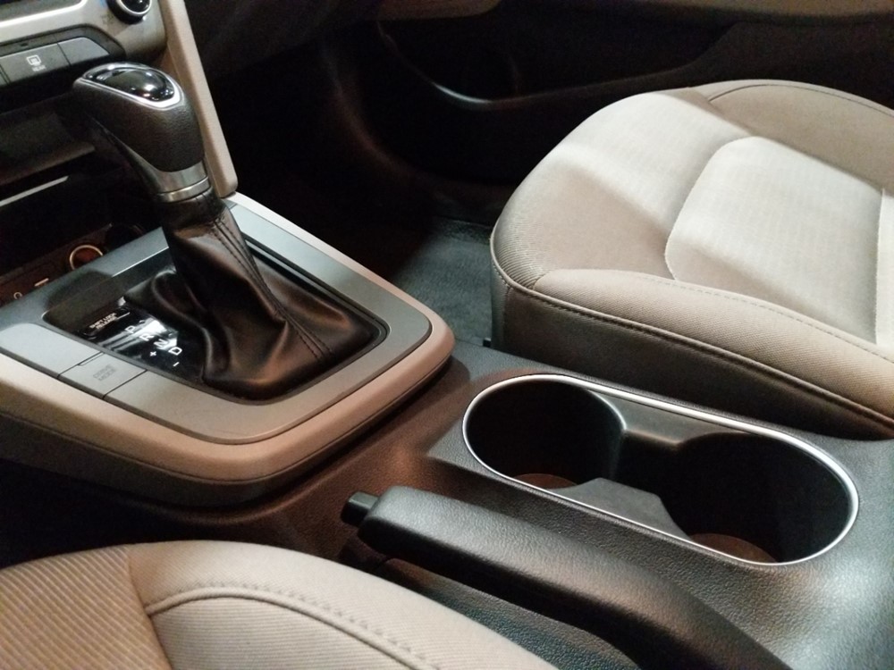 2017 Hyundai Elantra - Center Console/Cup Holders