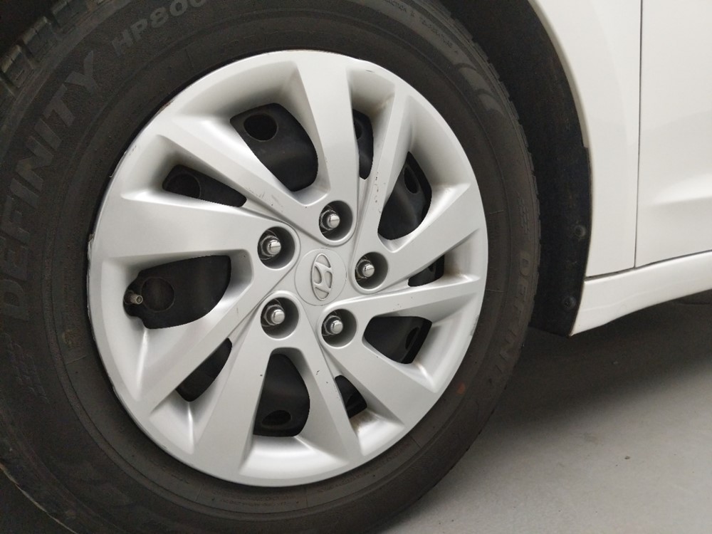 2017 Hyundai Elantra - Wheel