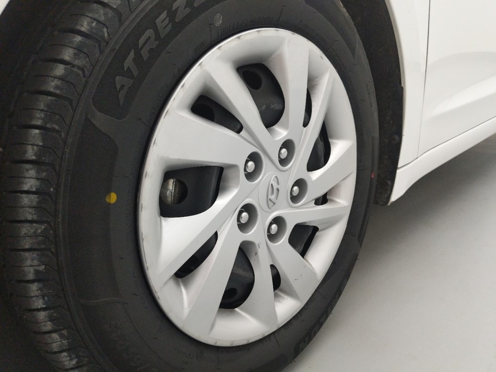 2017 Hyundai Elantra - Wheel
