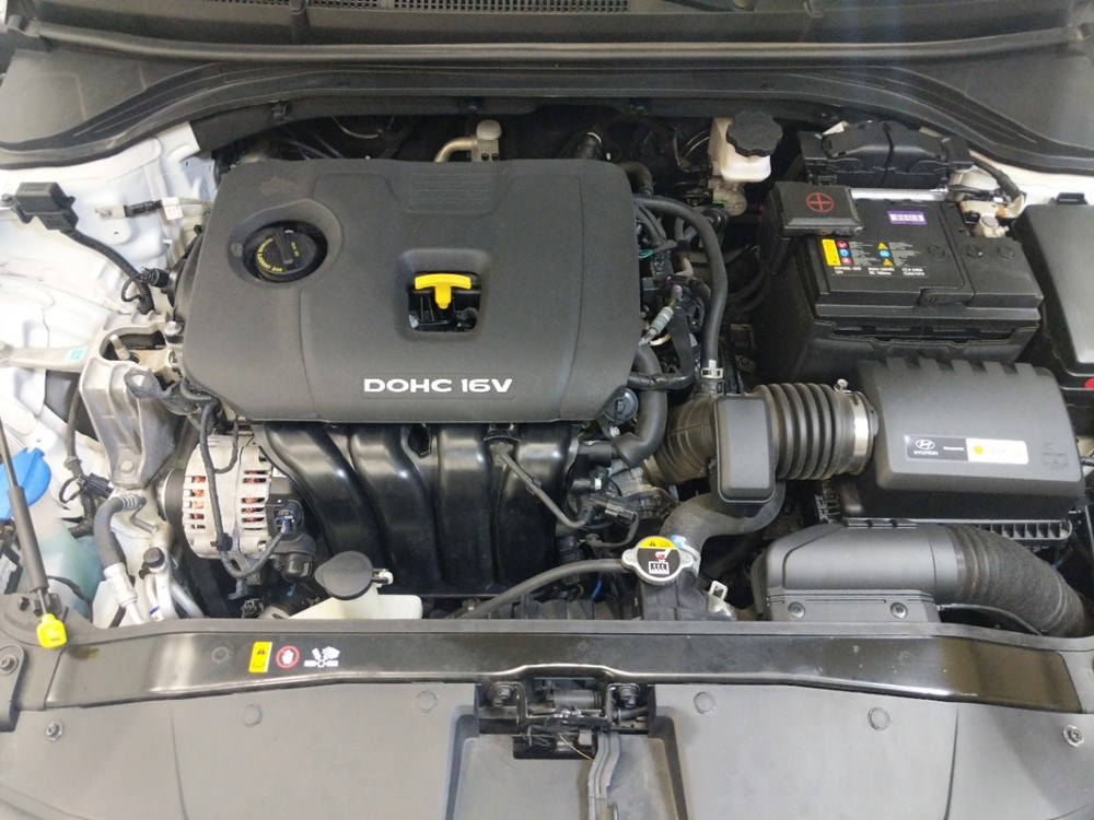 2017 Hyundai Elantra - Engine