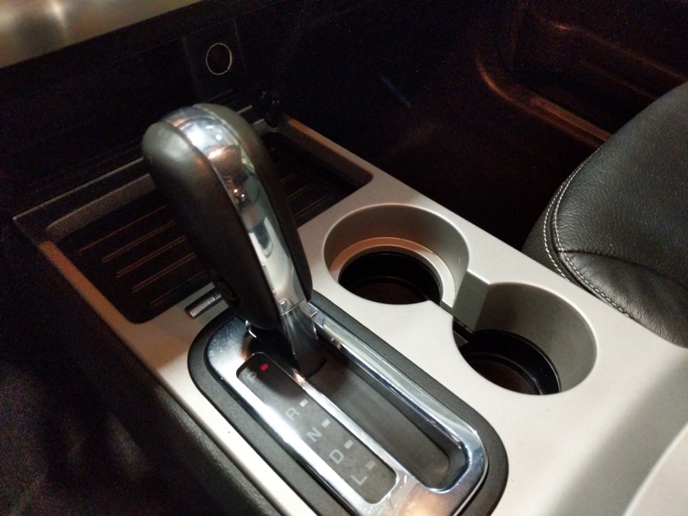 2010 Ford Edge - Center Console/Cup Holders
