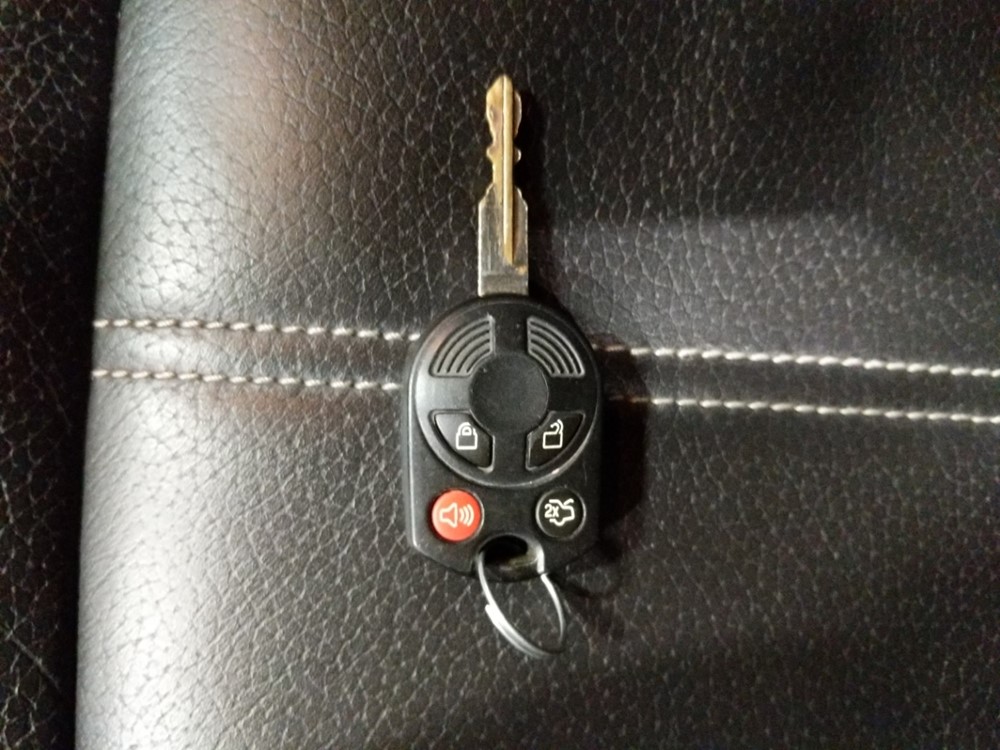 2010 Ford Edge - Keys