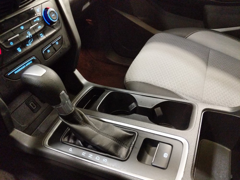 2017 Ford Escape - Center Console/Cup Holders