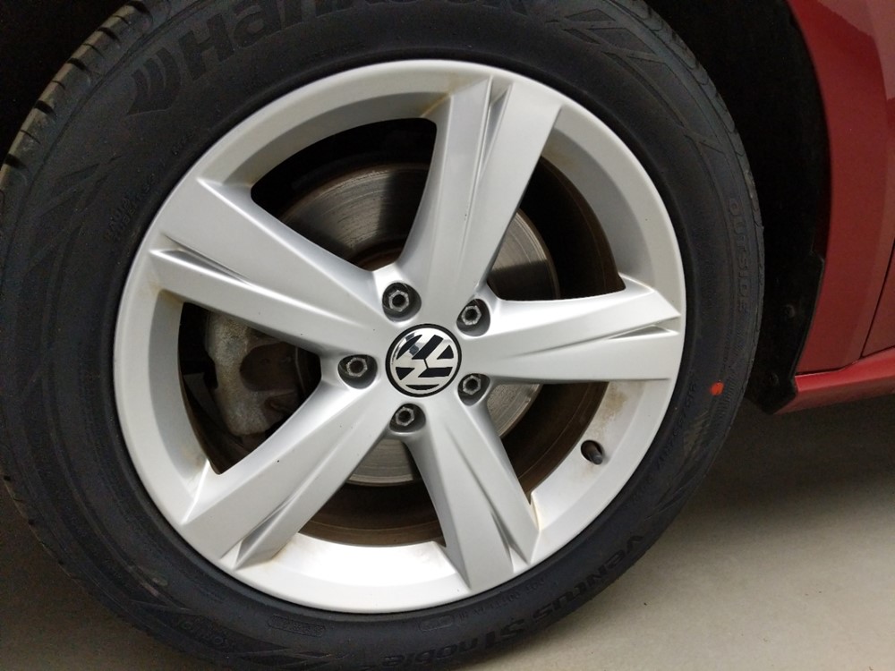 2015 Volkswagen Passat - Wheel
