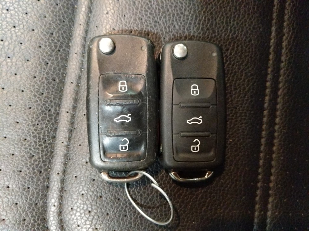 2015 Volkswagen Passat - Keys