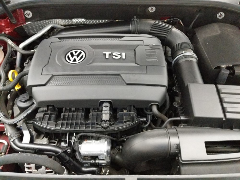 2015 Volkswagen Passat - Engine