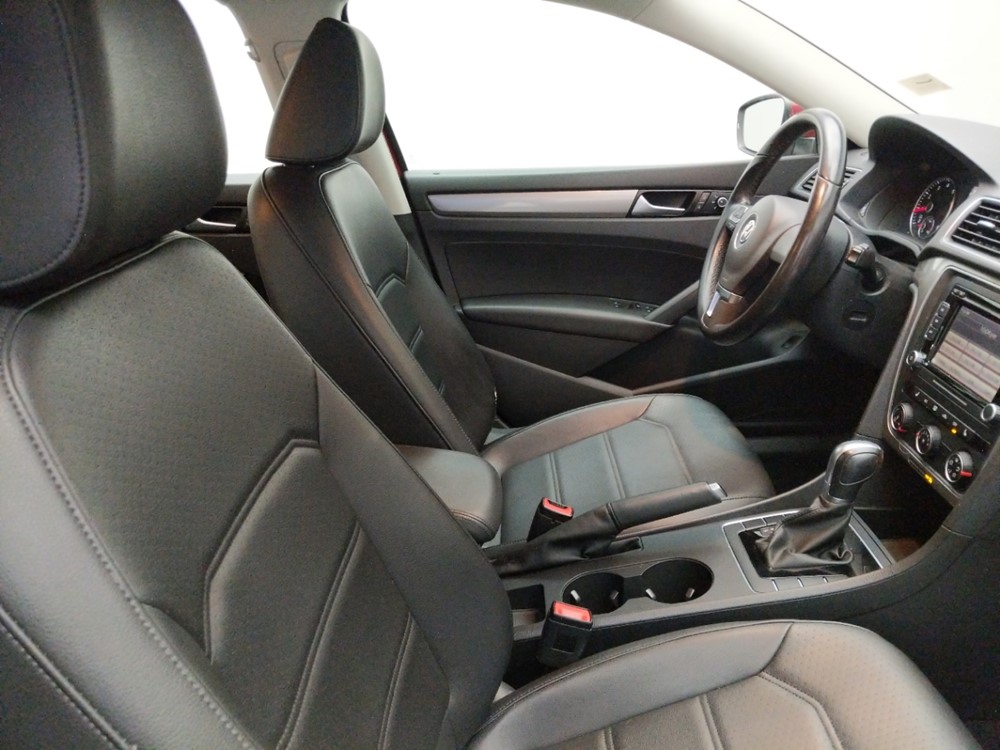 2015 Volkswagen Passat - Passenger Front Seat