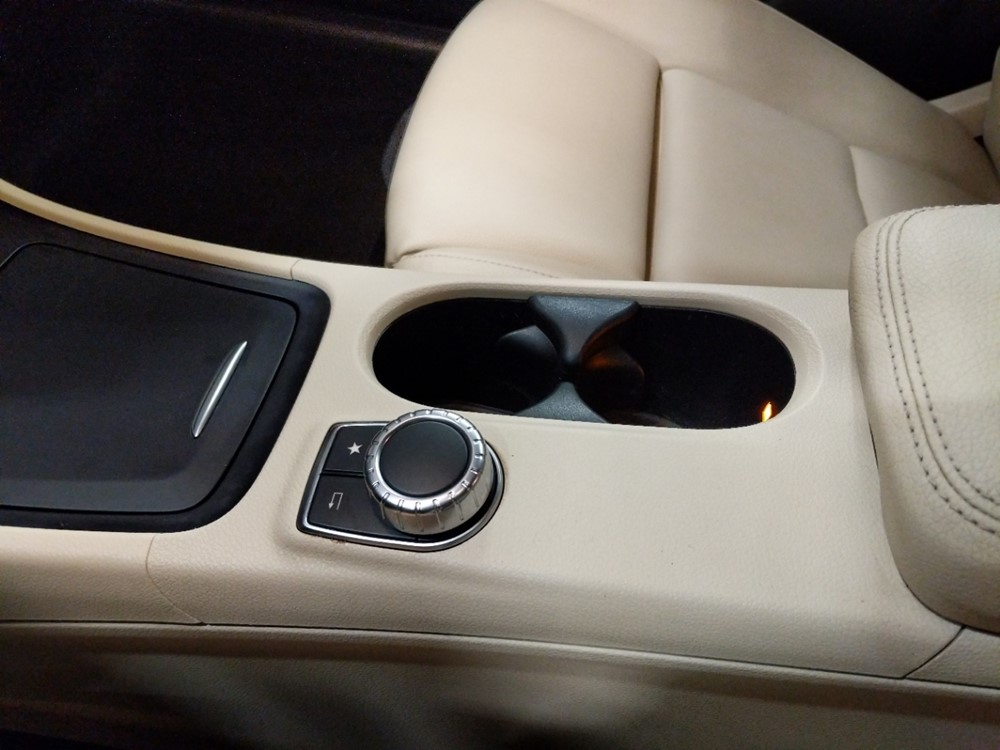 2016 Mercedes-Benz CLA250 - Center Console/Cup Holders