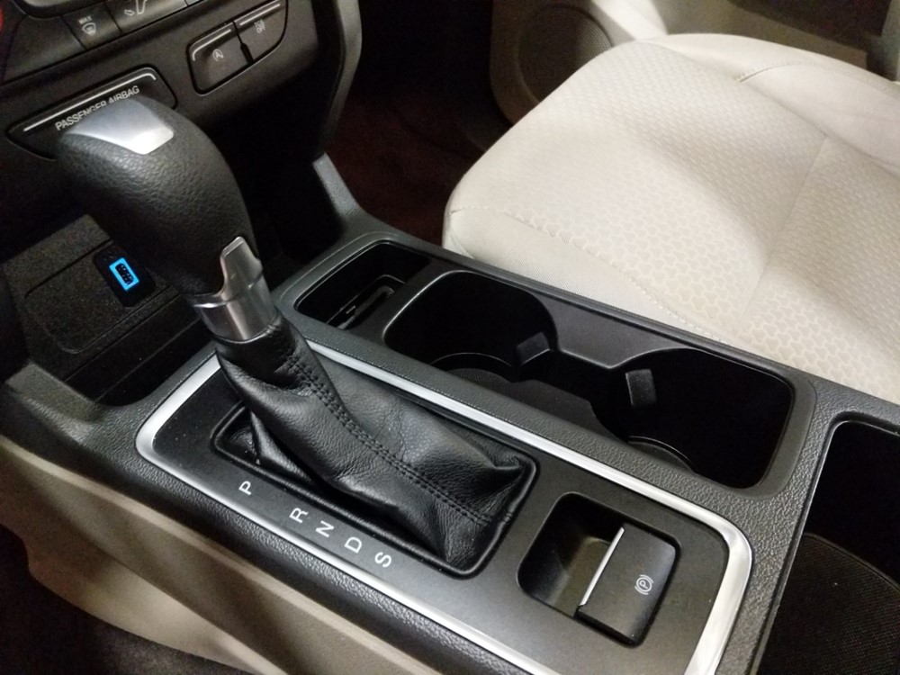 2017 Ford Escape - Center Console/Cup Holders