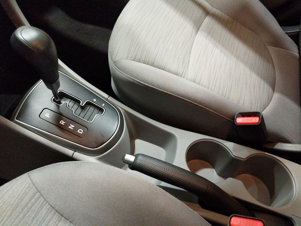 2017 Hyundai Accent - Center Console/Cup Holders