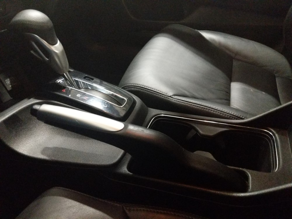 2015 Honda Civic - Center Console/Cup Holders
