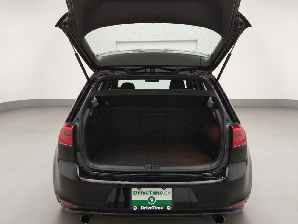 2017 Volkswagen Golf - Trunk