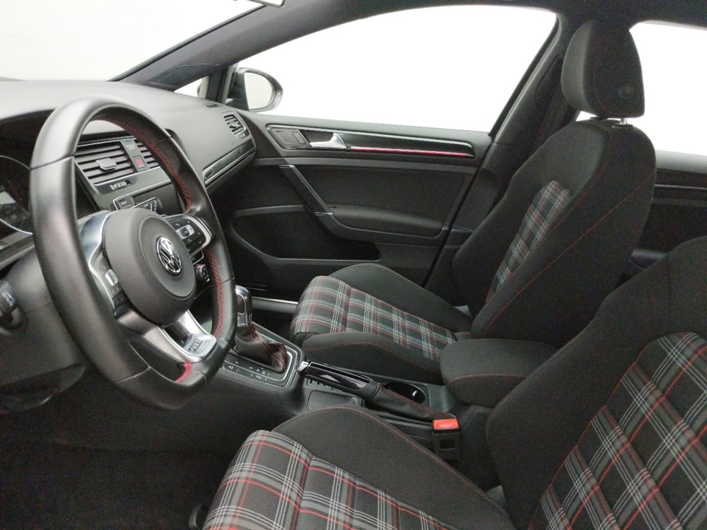 2017 Volkswagen Golf - Driver Front Seat