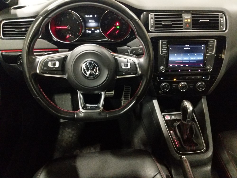 2016 Volkswagen Jetta - Driver Dash
