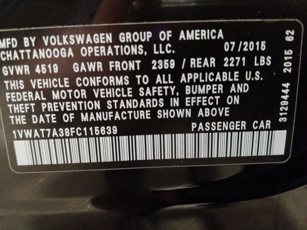 2015 Volkswagen Passat - VIN Plate