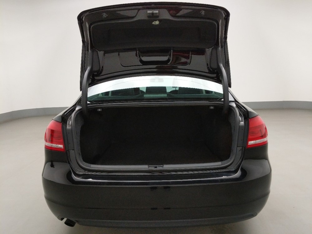 2015 Volkswagen Passat - Trunk