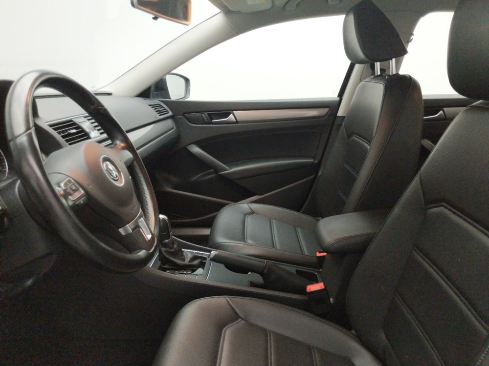2015 Volkswagen Passat - Driver Front Seat