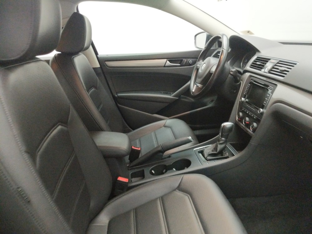 2015 Volkswagen Passat - Passenger Front Seat