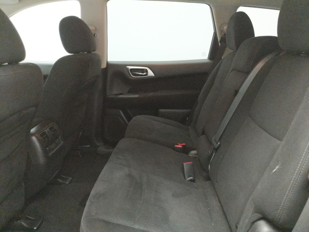 2013 Nissan Pathfinder - Driver Rear Seat