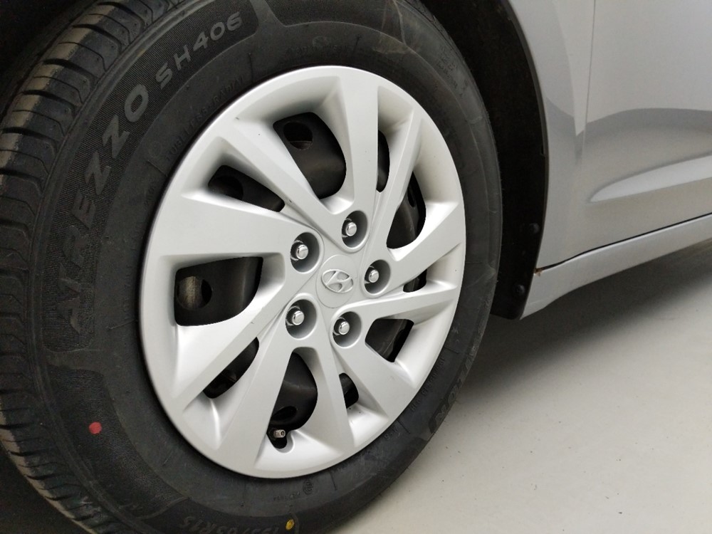 2017 Hyundai Elantra - Wheel