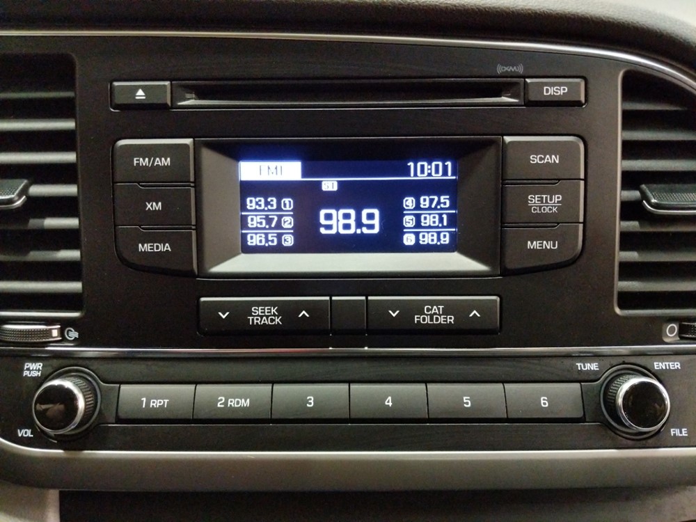 2017 Hyundai Elantra - Stereo Package