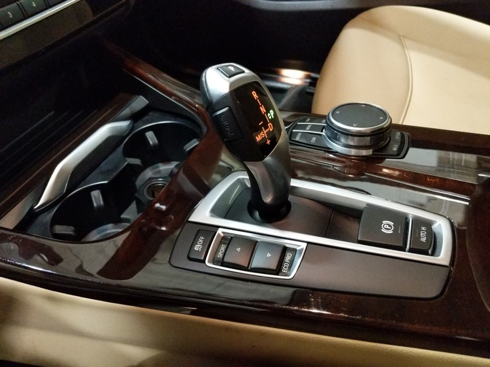 2017 BMW X3 - Center Console/Cup Holders