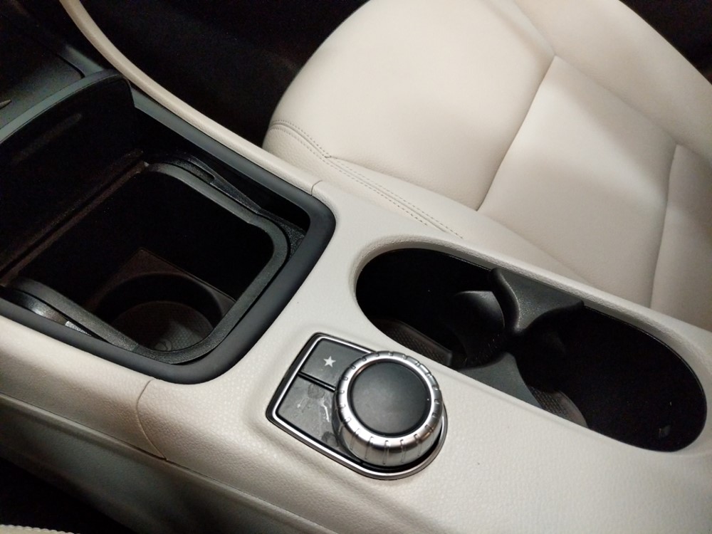 2015 Mercedes-Benz CLA250 - Center Console/Cup Holders