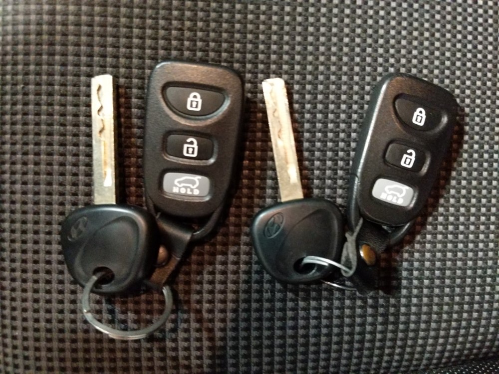 2016 Hyundai Elantra - Keys