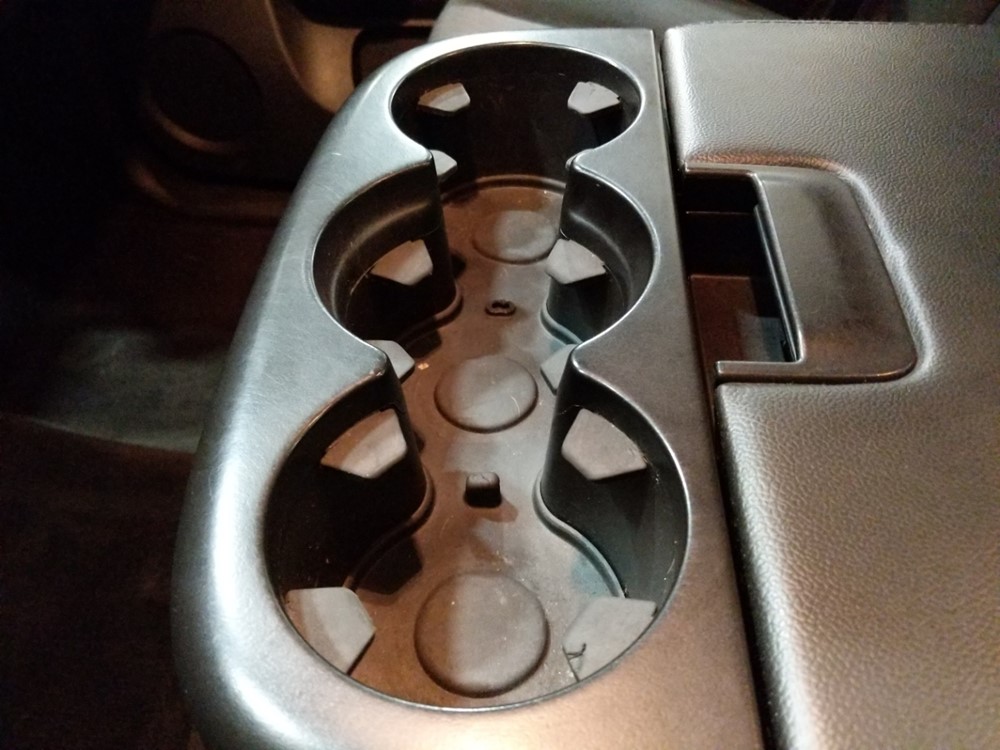2011 Chevrolet Silverado 1500 - Center Console/Cup Holders
