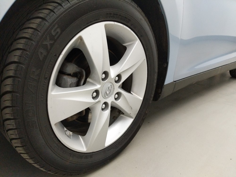 2013 Hyundai Elantra - Wheel