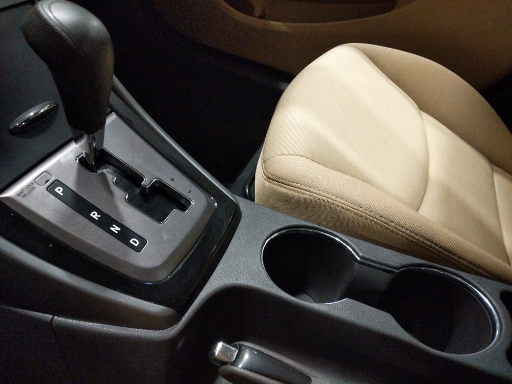 2013 Hyundai Elantra - Center Console/Cup Holders