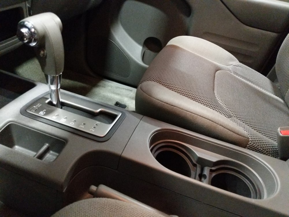 2017 Nissan Frontier - Center Console/Cup Holders