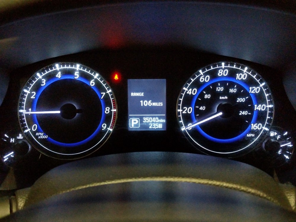 2017 INFINITI QX50 - Odometer Close Up