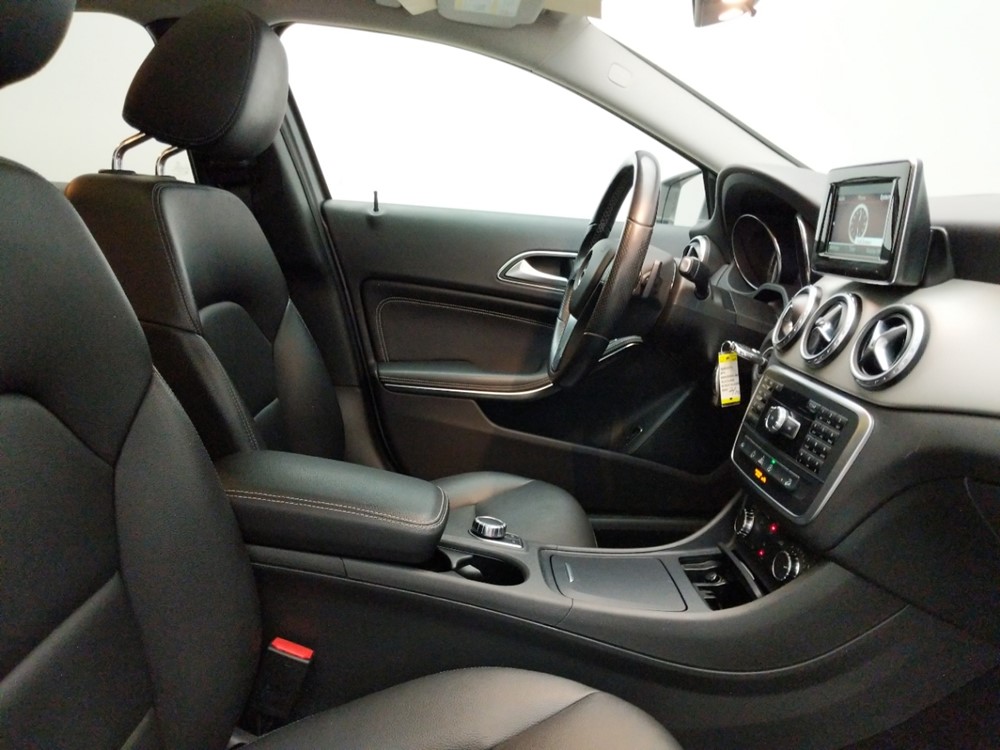 2015 Mercedes-Benz GLA250 - Passenger Front Seat