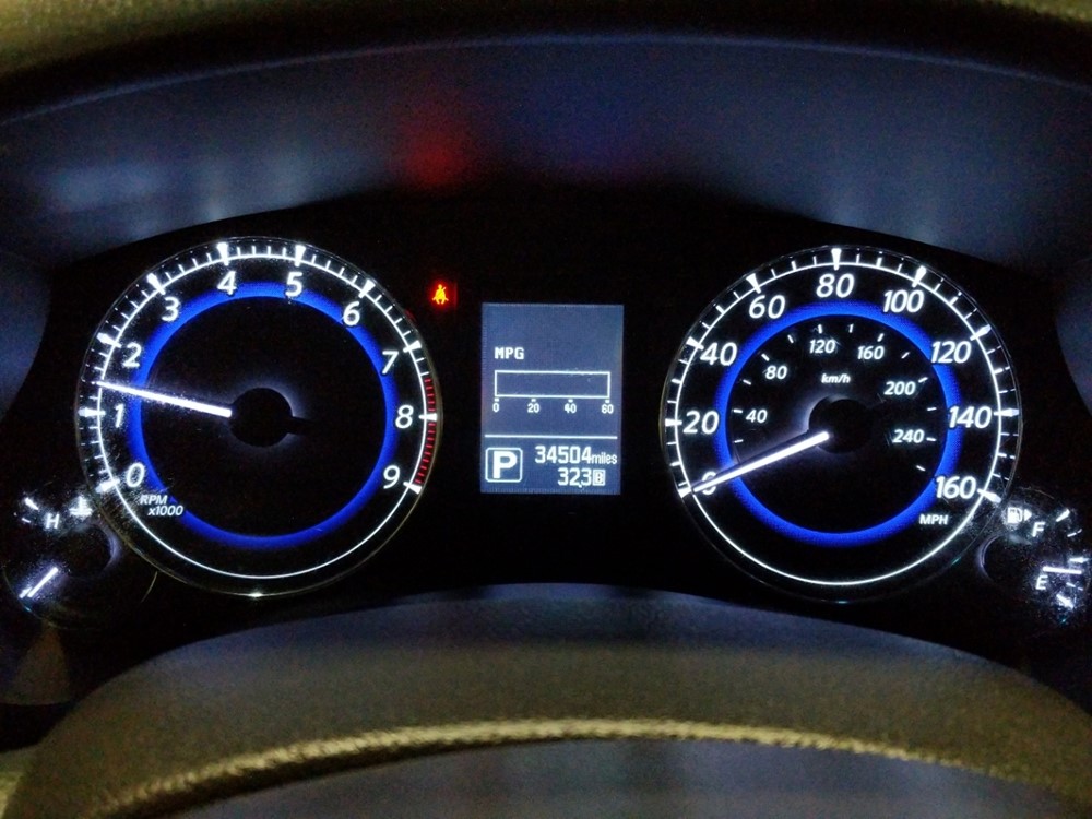 2017 INFINITI QX50 - Odometer Close Up