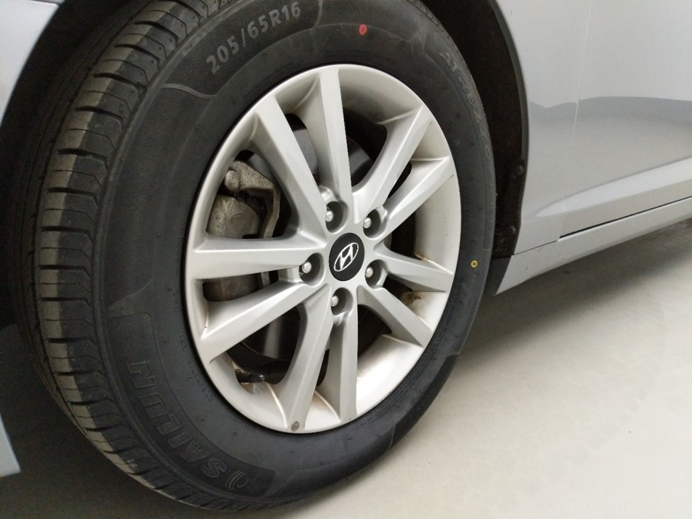2017 Hyundai Sonata - Wheel