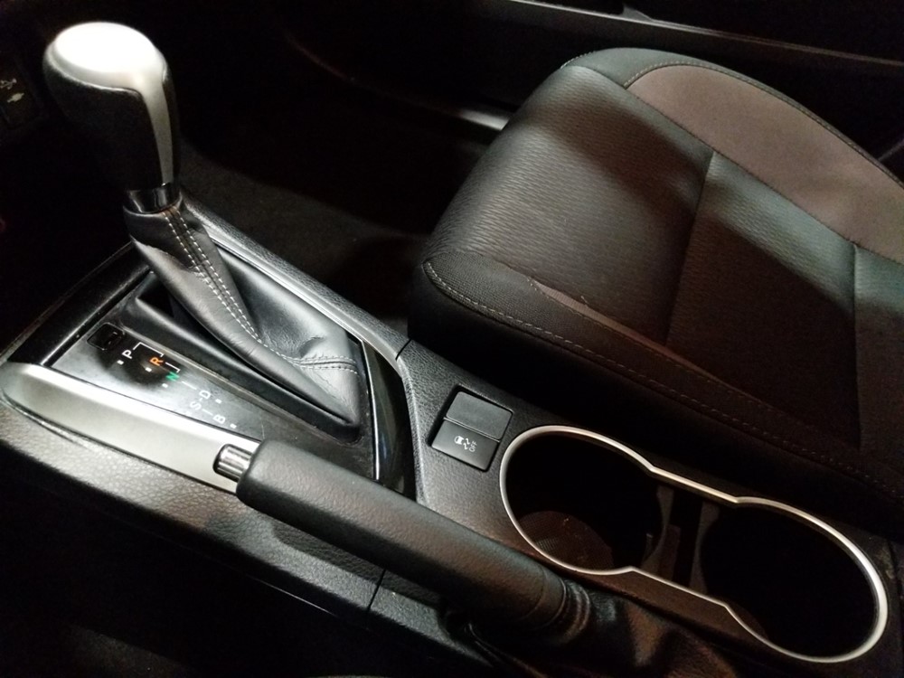 2018 Toyota Corolla - Center Console/Cup Holders